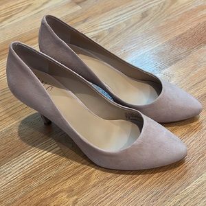 Women's Zitah Pointed Toe Pumps, Blush Suede, Size 7